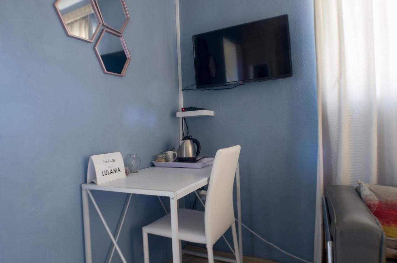 Seroloana Guest House ルステンブルク エクステリア 写真