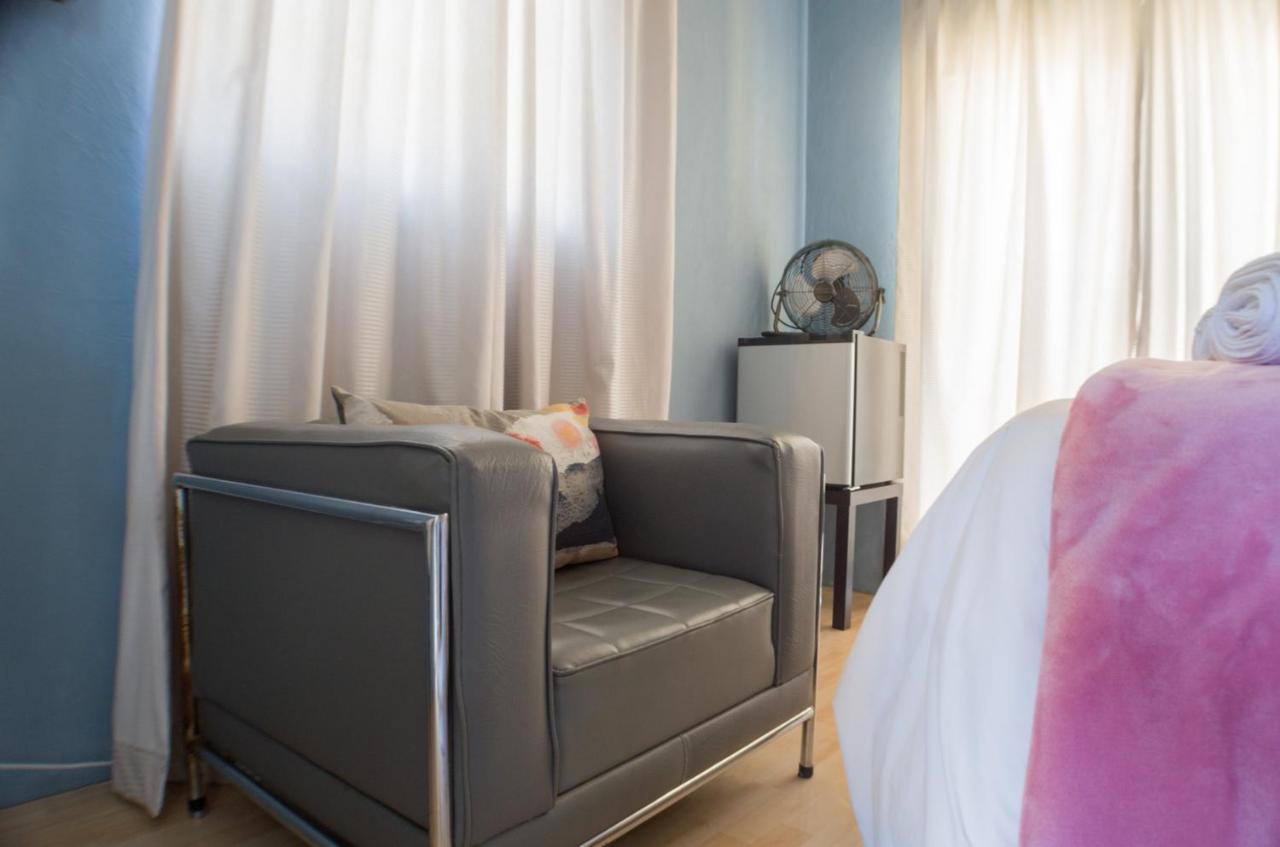 Seroloana Guest House ルステンブルク エクステリア 写真