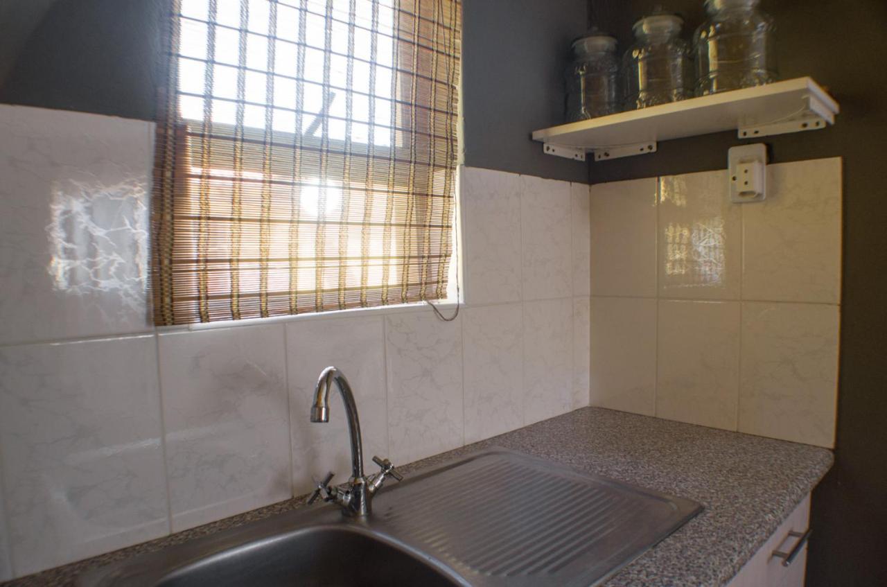 Seroloana Guest House ルステンブルク エクステリア 写真